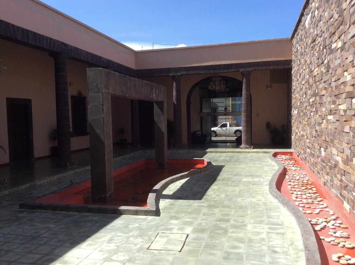 Hotel Candiles Valle de Santiago Exterior photo